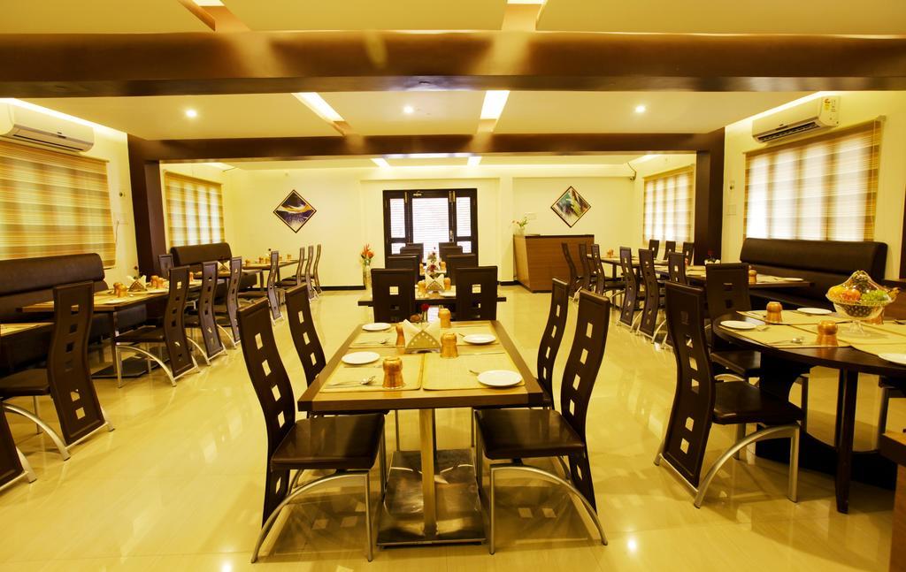 Aakash Inn Tiruvannāmalai Buitenkant foto